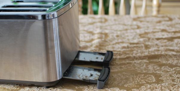 Как правильно очистить тостер?