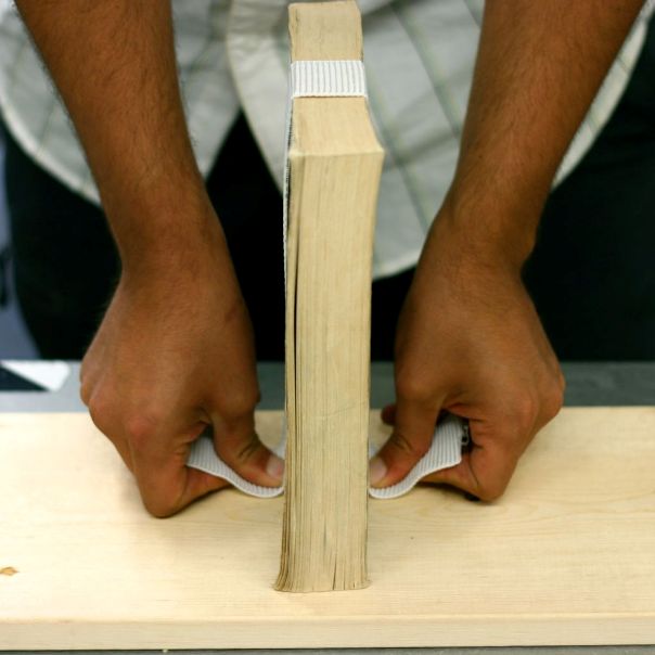 Как сделать перевернутую полку для книг polki-knig-qwesa.ru-05