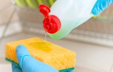 Как правильно мыть кухонную губку и как часто ее менять